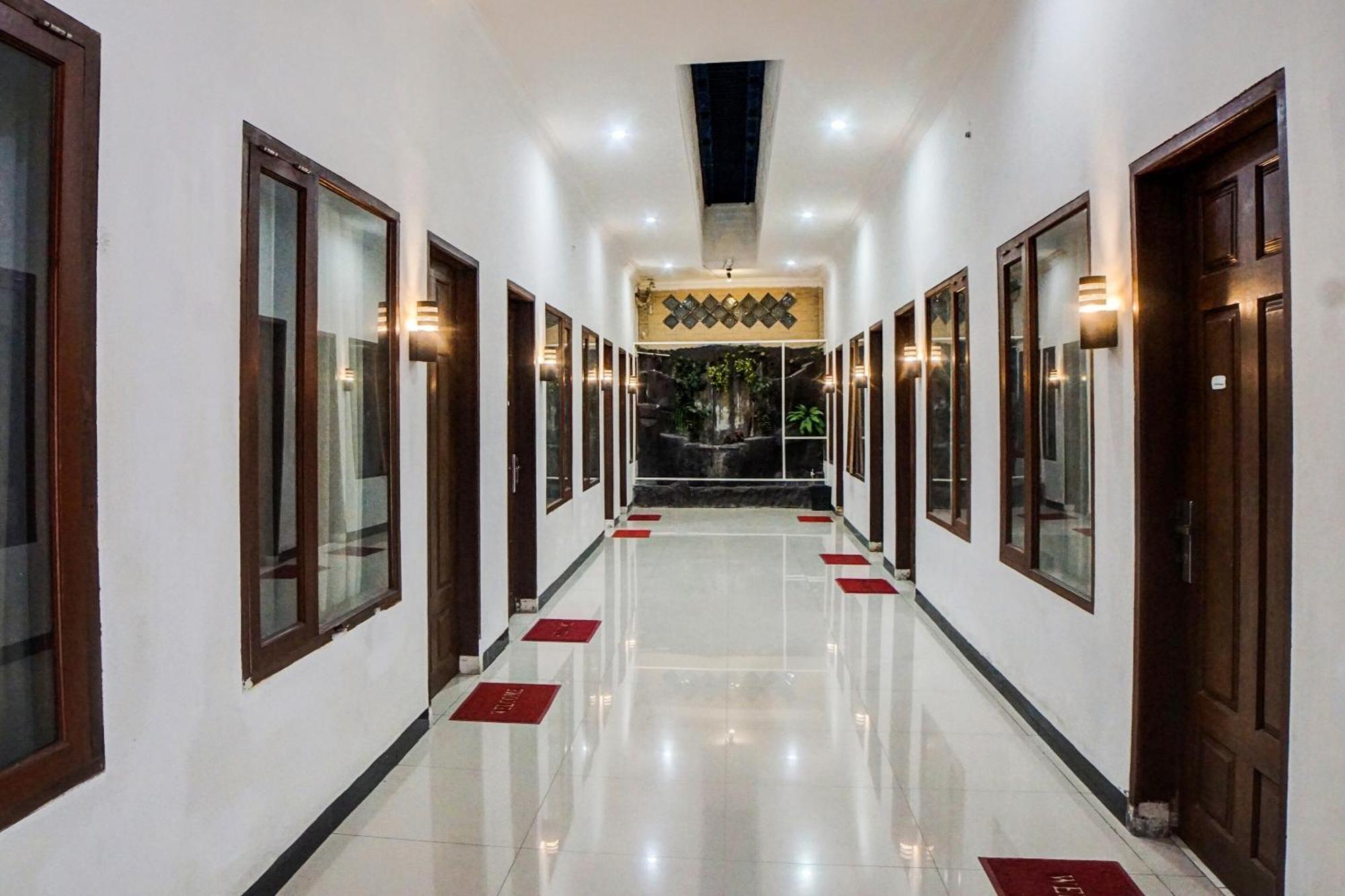 Oyo 92638 Jr Residence Syariah Medan Exterior photo