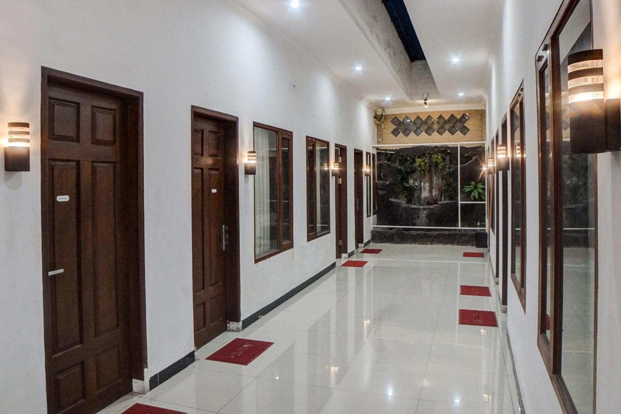 Oyo 92638 Jr Residence Syariah Medan Exterior photo